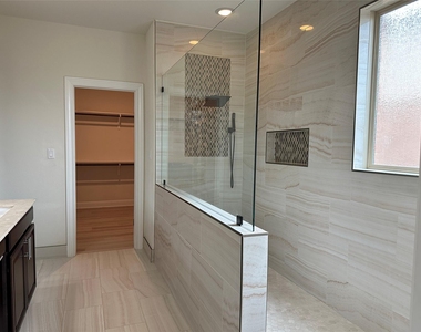 4237 Privacy Hedge St - Photo Thumbnail 11