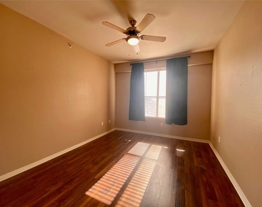 2505 San Gabriel St - Photo Thumbnail 5