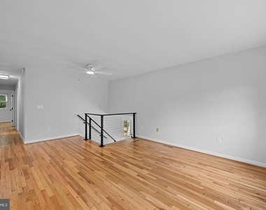 100 Oak Drive - Photo Thumbnail 9