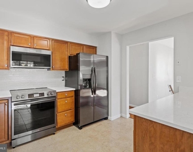 100 Oak Drive - Photo Thumbnail 16