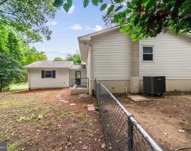 100 Oak Drive - Photo Thumbnail 45
