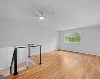 100 Oak Drive - Photo Thumbnail 10