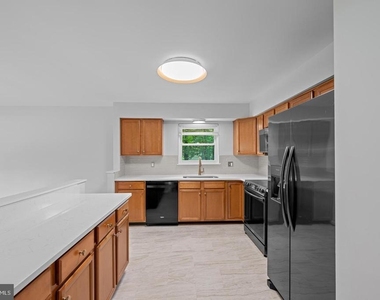 100 Oak Drive - Photo Thumbnail 13