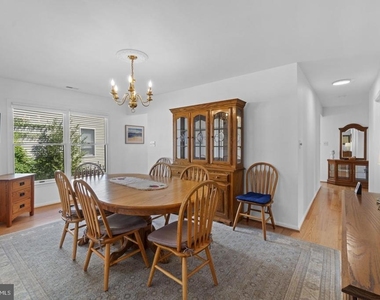 709 Sydney Terrace - Photo Thumbnail 5