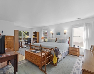 709 Sydney Terrace - Photo Thumbnail 11