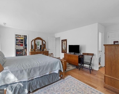 709 Sydney Terrace - Photo Thumbnail 12