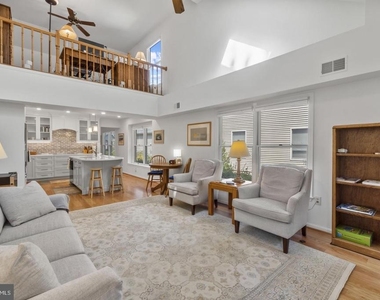709 Sydney Terrace - Photo Thumbnail 9