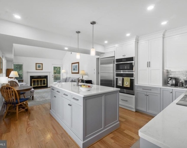 709 Sydney Terrace - Photo Thumbnail 6