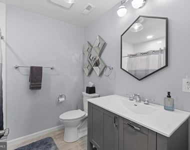 709 Sydney Terrace - Photo Thumbnail 17