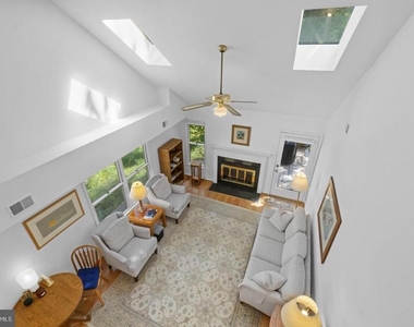 709 Sydney Terrace - Photo Thumbnail 15