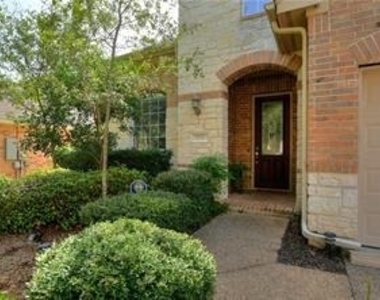 2737 Plantation Dr - Photo Thumbnail 2