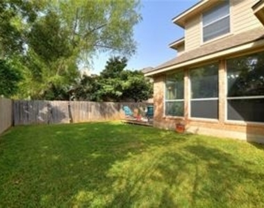 2737 Plantation Dr - Photo Thumbnail 27