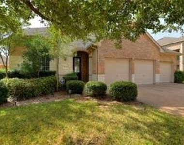 2737 Plantation Dr - Photo Thumbnail 3