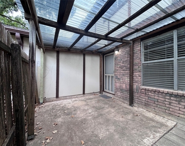 7407 Shadow Hill Dr - Photo Thumbnail 19