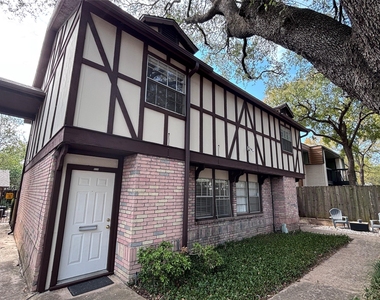 7407 Shadow Hill Dr - Photo Thumbnail 1