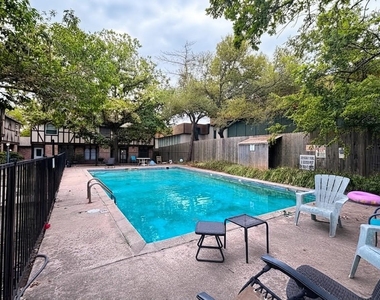 7407 Shadow Hill Dr - Photo Thumbnail 17