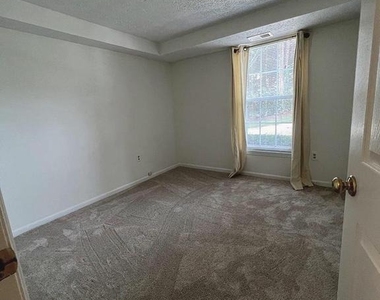 600 Belle Dora Court - Photo Thumbnail 8