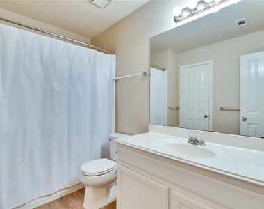 2204 Grove Dr - Photo Thumbnail 15