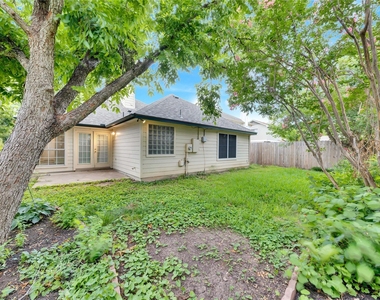 2204 Grove Dr - Photo Thumbnail 17