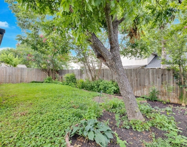 2204 Grove Dr - Photo Thumbnail 18
