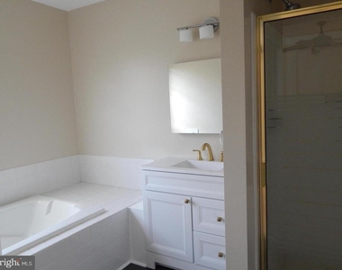 862 N Waterford Lane - Photo Thumbnail 15