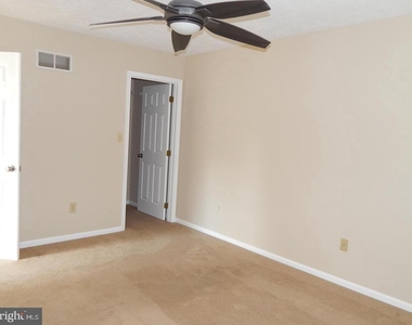 862 N Waterford Lane - Photo Thumbnail 12