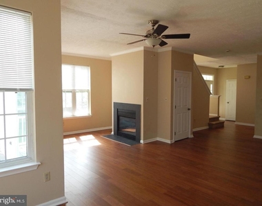862 N Waterford Lane - Photo Thumbnail 3