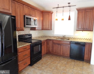 862 N Waterford Lane - Photo Thumbnail 11