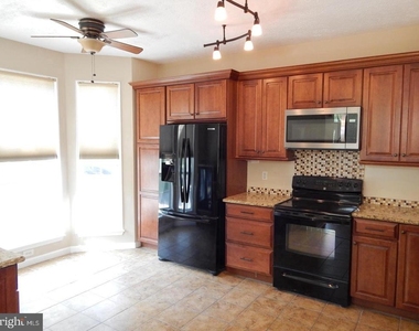 862 N Waterford Lane - Photo Thumbnail 9