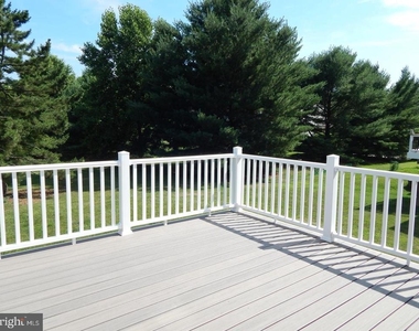 862 N Waterford Lane - Photo Thumbnail 23