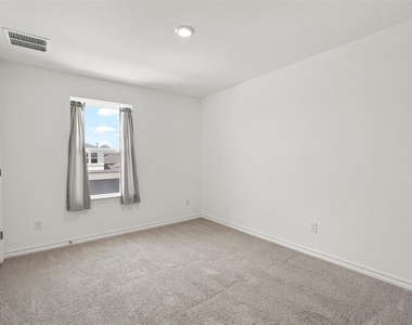 102 Gracie Way - Photo Thumbnail 20