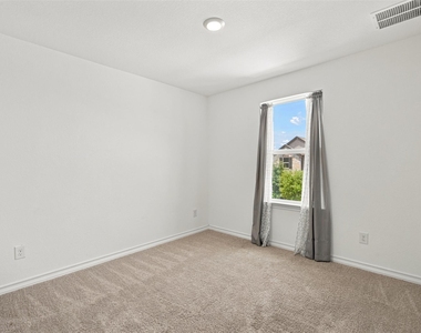 102 Gracie Way - Photo Thumbnail 22