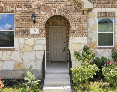 102 Gracie Way - Photo Thumbnail 1