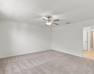 102 Gracie Way - Photo Thumbnail 15