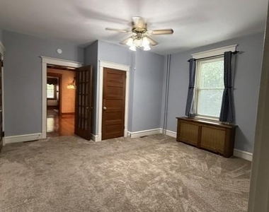 1402 W 8th - Photo Thumbnail 5
