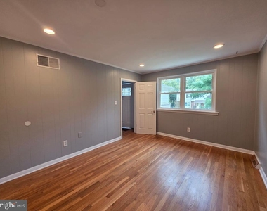 24 Fremont Road - Photo Thumbnail 7