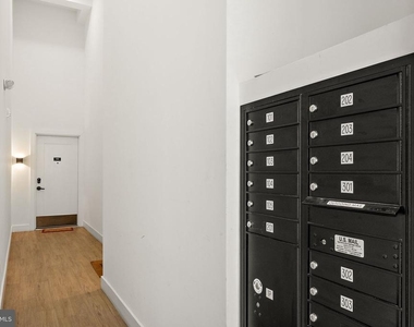 15 W Girard - Photo Thumbnail 4