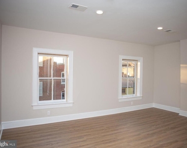 216 W 9th Street - Photo Thumbnail 14