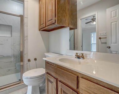410 Rolling Green Dr - Photo Thumbnail 29