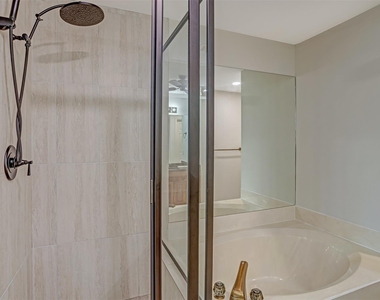410 Rolling Green Dr - Photo Thumbnail 23