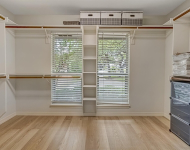 410 Rolling Green Dr - Photo Thumbnail 25