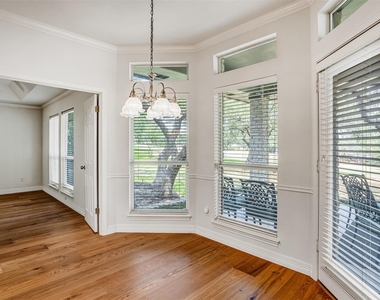 410 Rolling Green Dr - Photo Thumbnail 9