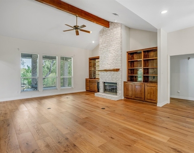 410 Rolling Green Dr - Photo Thumbnail 4