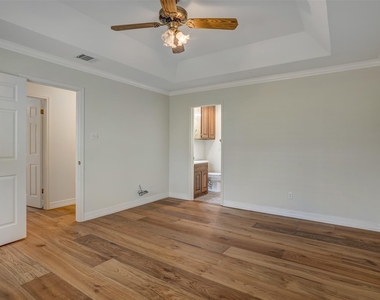 410 Rolling Green Dr - Photo Thumbnail 33
