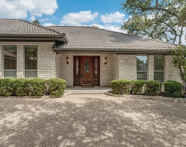 410 Rolling Green Dr - Photo Thumbnail 2