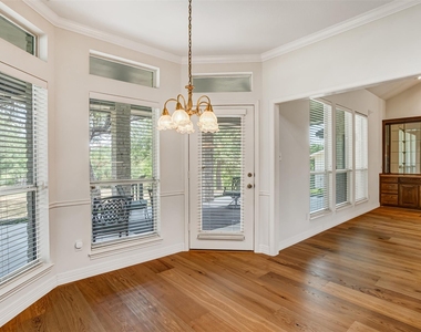 410 Rolling Green Dr - Photo Thumbnail 10