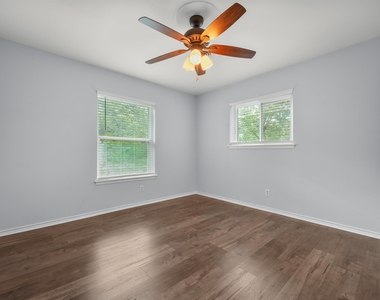 8010 Camden Dr - Photo Thumbnail 20