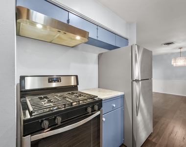 8010 Camden Dr - Photo Thumbnail 9