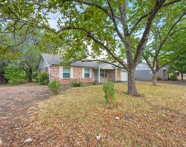 8010 Camden Dr - Photo Thumbnail 30