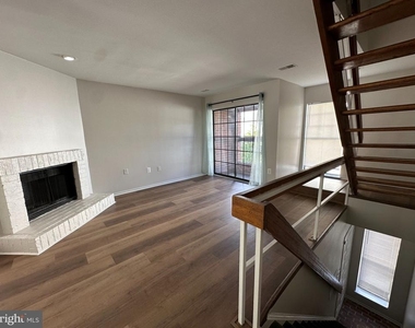 1818 Bryant Street Ne - Photo Thumbnail 2